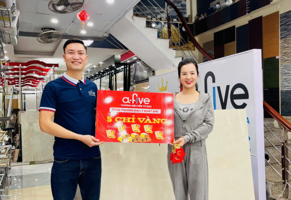 A-Five trao tặng vàng